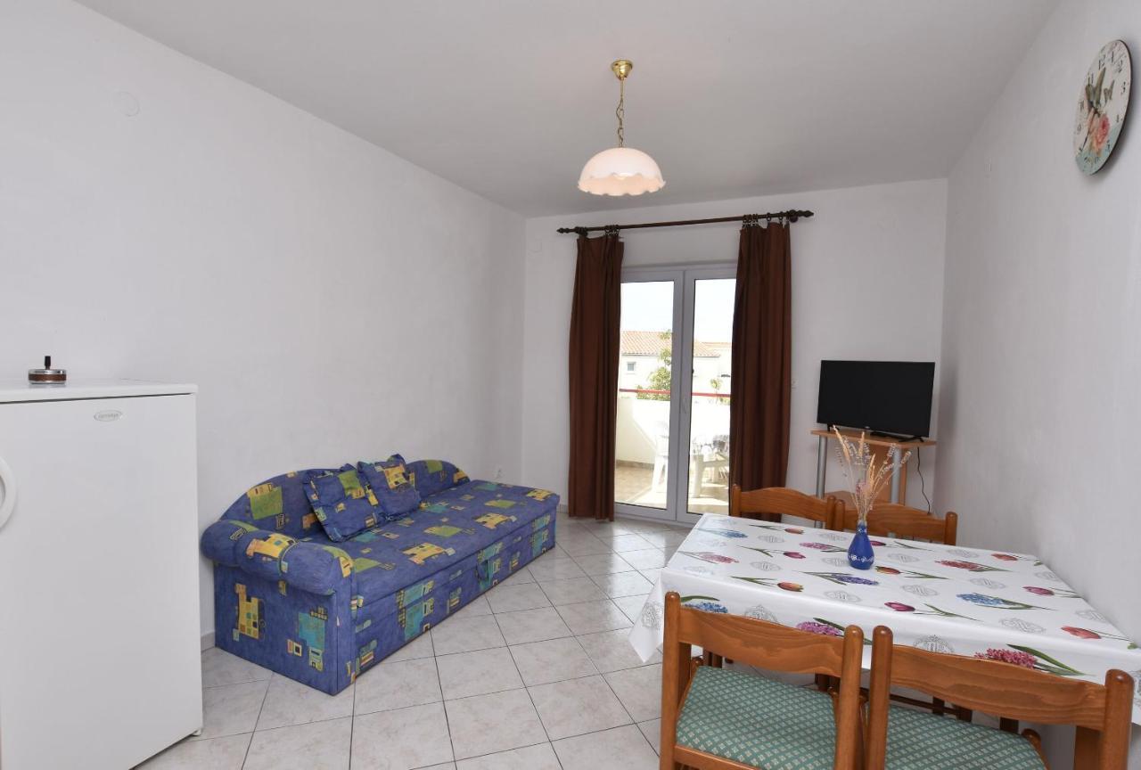 Apartments And Room Kiko Primosten Exterior photo