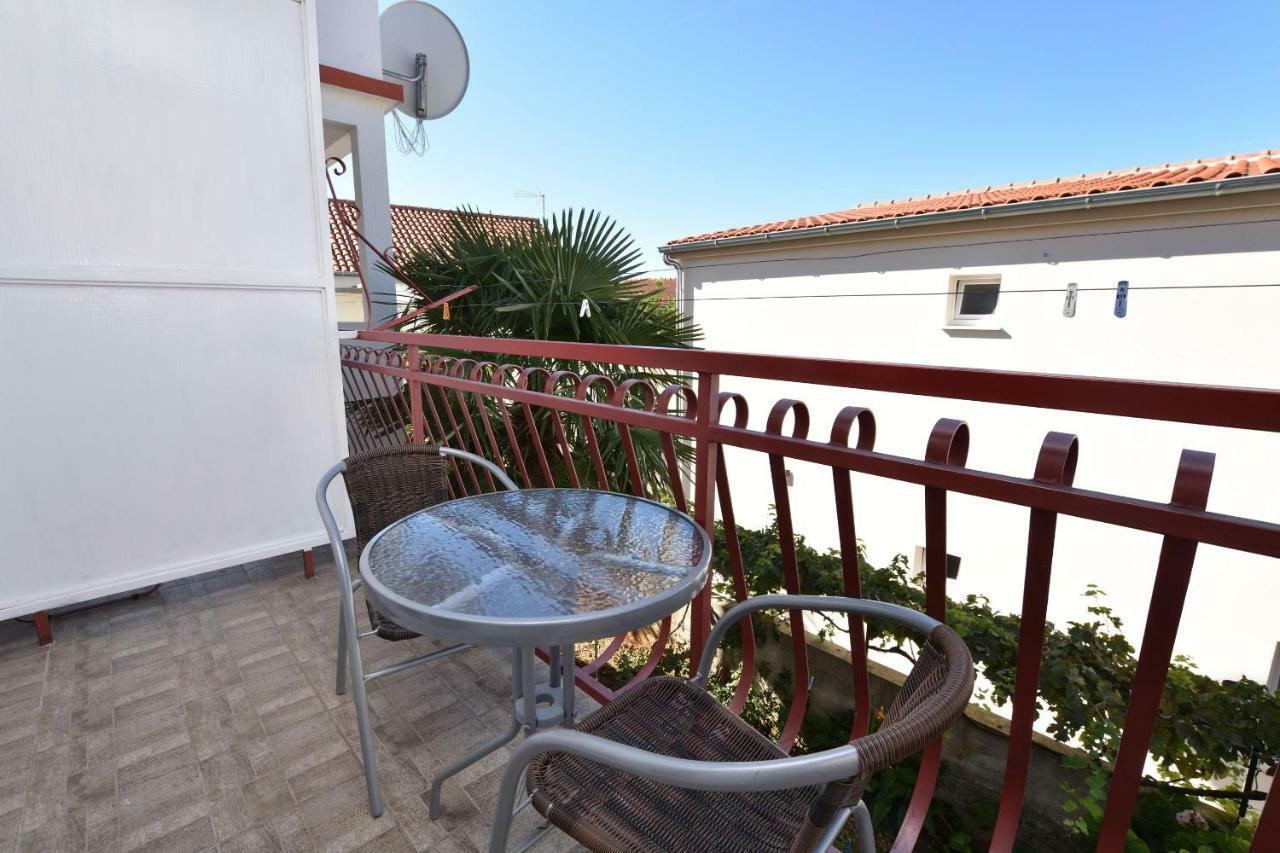 Apartments And Room Kiko Primosten Exterior photo