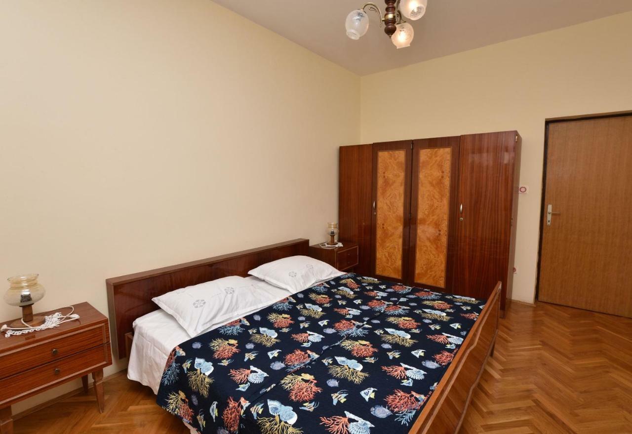 Apartments And Room Kiko Primosten Exterior photo