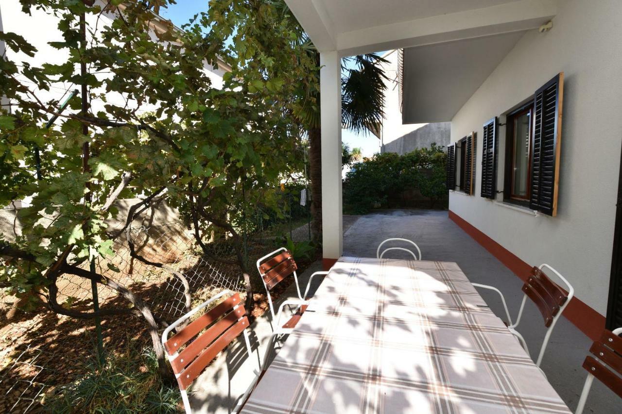 Apartments And Room Kiko Primosten Exterior photo