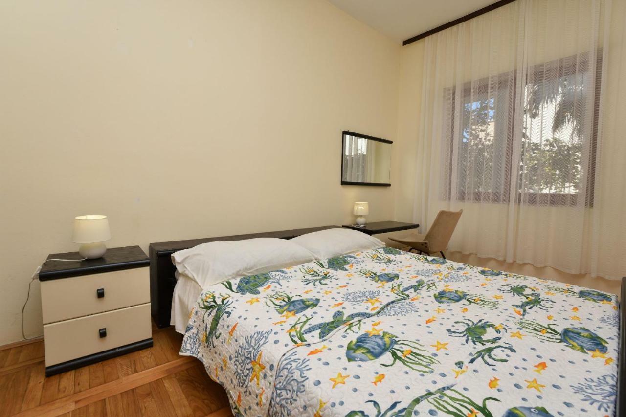 Apartments And Room Kiko Primosten Exterior photo